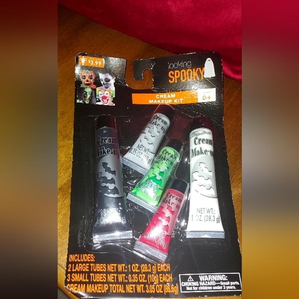 LOOKING spooky Cream makeup kit Black, White, Grey, Green, & red +5